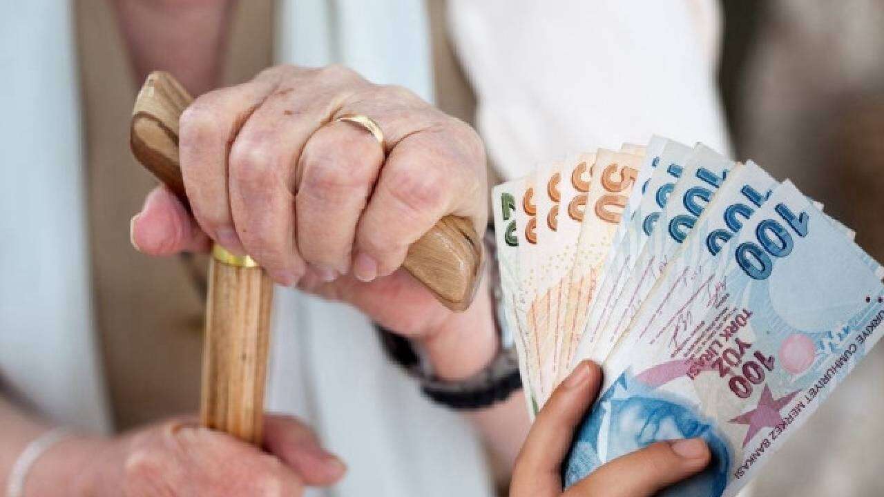 Bankalar kesenin ağızını açtı: Emekli maaş promosyonu zamlandı! Emekliye 100 bin lira ek ödeme için son 1 gün 5